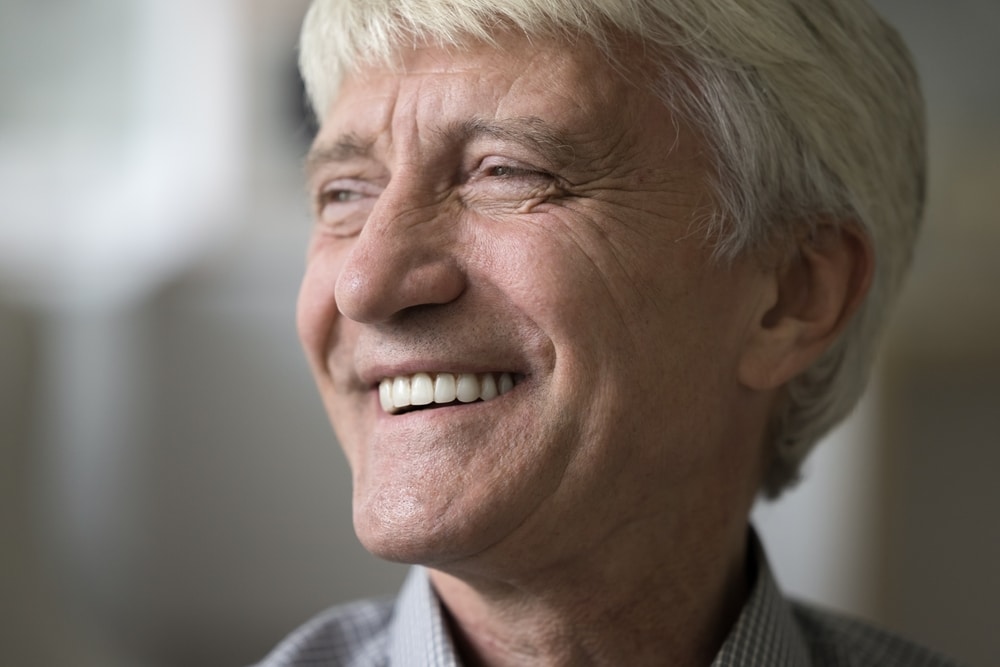 Cropped,Shot,,Close,Up,,Happy,Face,Of,Older,Man,Having Prótesis dentales en Wilmington, Delaware